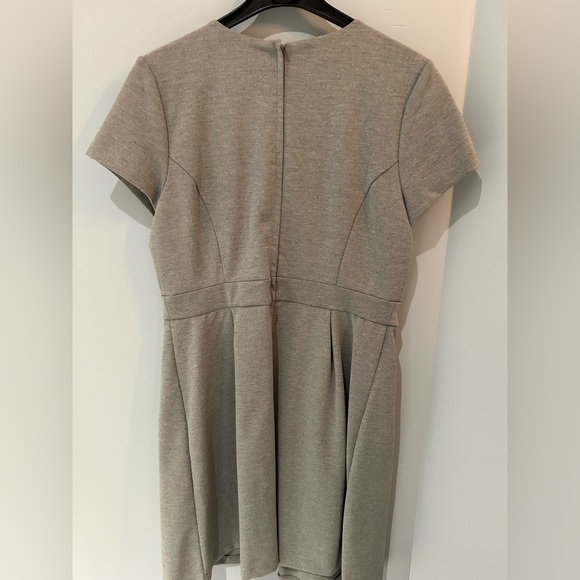 R W Dress - Picture 3 of 4